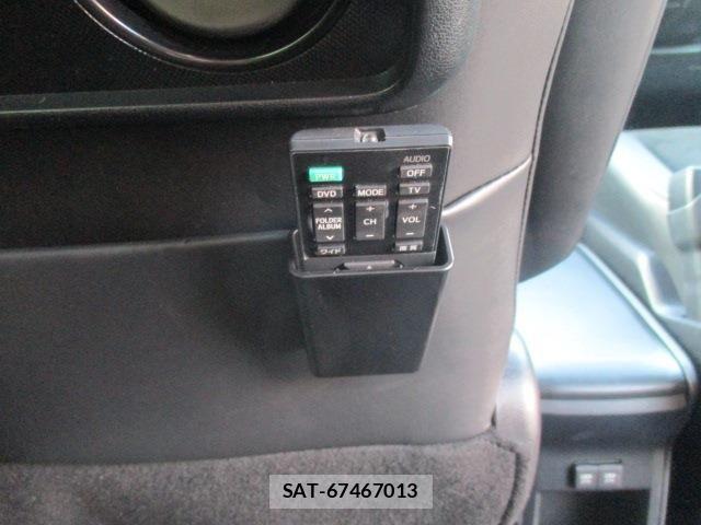 Toyota VOXY HYBRID 2021-06 6999139-18