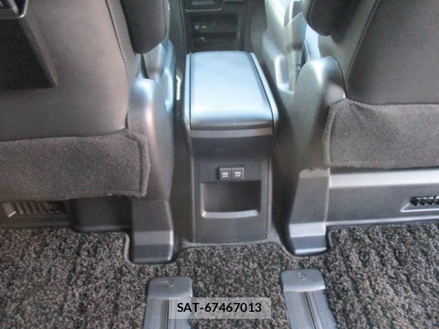 Toyota VOXY HYBRID 2021-06 6999139-19