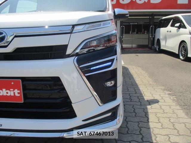 Toyota VOXY HYBRID 2021-06 6999139-21