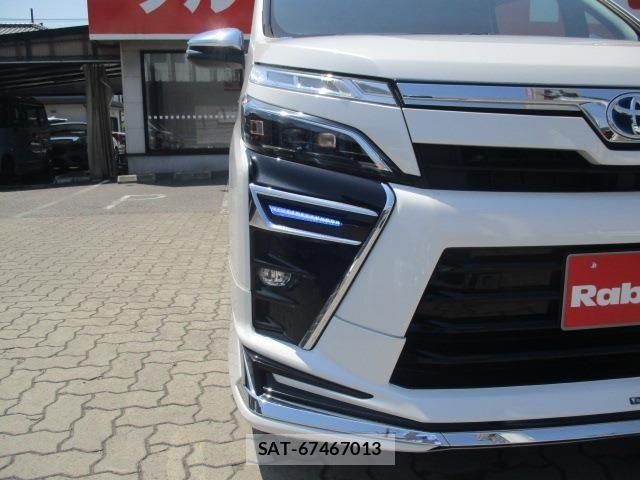 Toyota VOXY HYBRID 2021-06 6999139-22