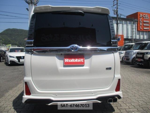 Toyota VOXY HYBRID 2021-06 6999139-4