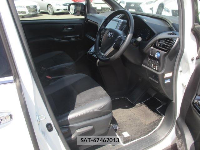 Toyota VOXY HYBRID 2021-06 6999139-8