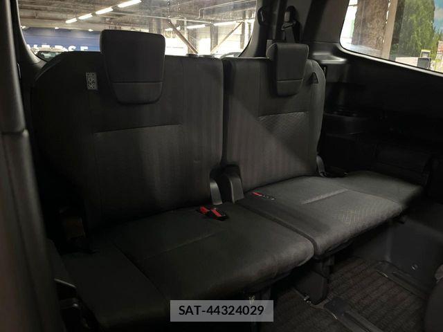 Toyota VOXY HYBRID 2023-09 6999134-9