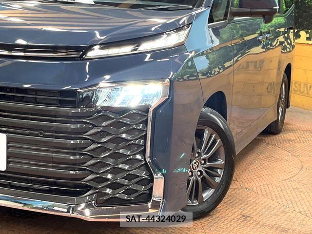 Toyota VOXY HYBRID 2023-09 6999134-11