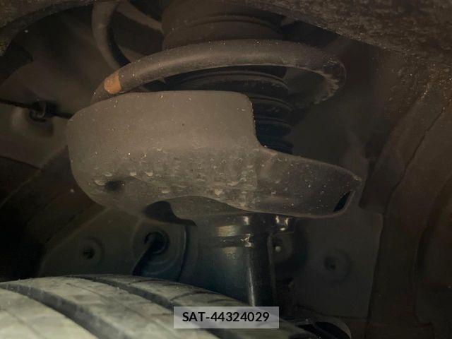 Toyota VOXY HYBRID 2023-09 6999134-19