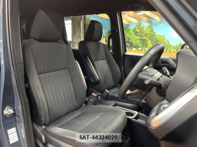 Toyota VOXY HYBRID 2023-09 6999134-7