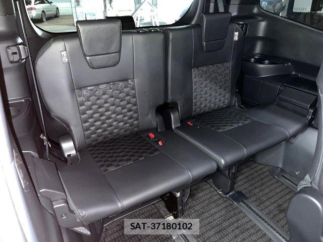 Toyota VOXY HYBRID 2025-10 6999120-9