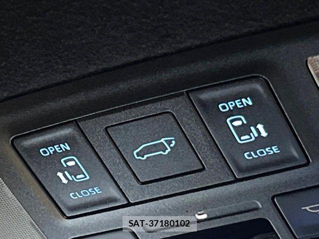 Toyota VOXY HYBRID 2025-10 6999120-6