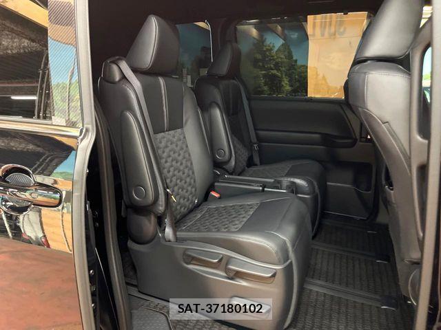 Toyota VOXY HYBRID 2025-10 6999120-8