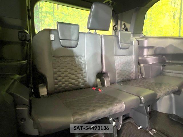 Toyota VOXY HYBRID 2025-10 6999133-9