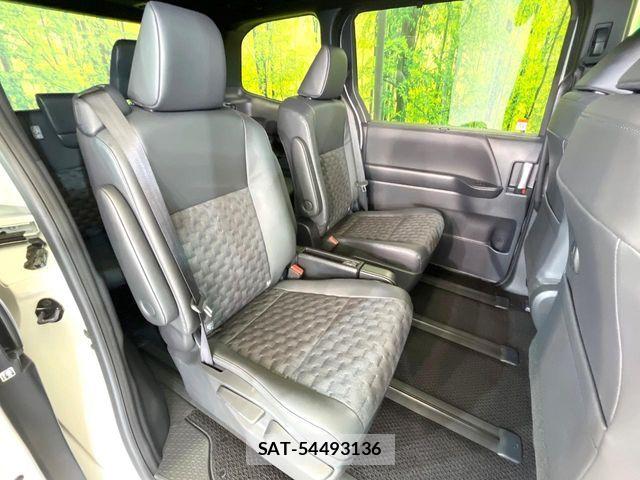 Toyota VOXY HYBRID 2025-10 6999133-8