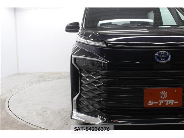 Toyota VOXY HYBRID 2024-06 7021878-10