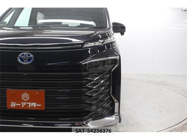 Toyota VOXY HYBRID 2024-06 7021878-13