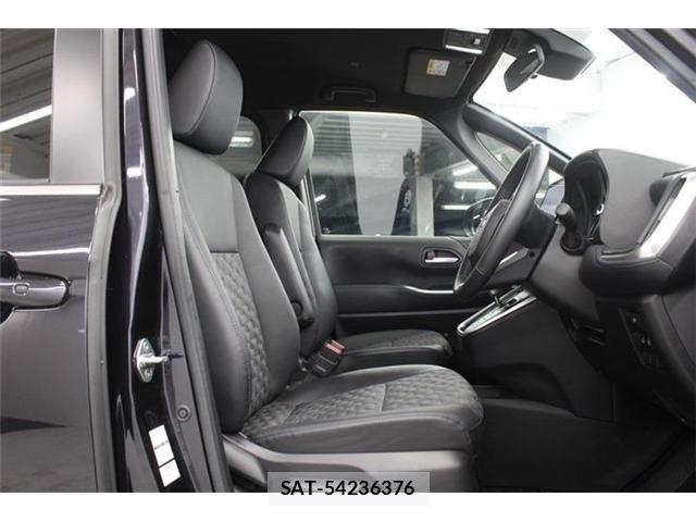 Toyota VOXY HYBRID 2024-06 7021878-28