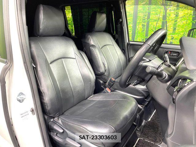 Toyota VOXY HYBRID 2021-11 7021883-9