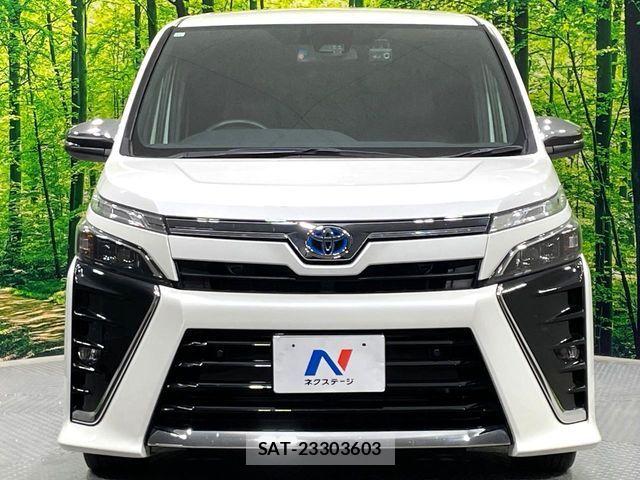 Toyota VOXY HYBRID 2021-11 7021883-16