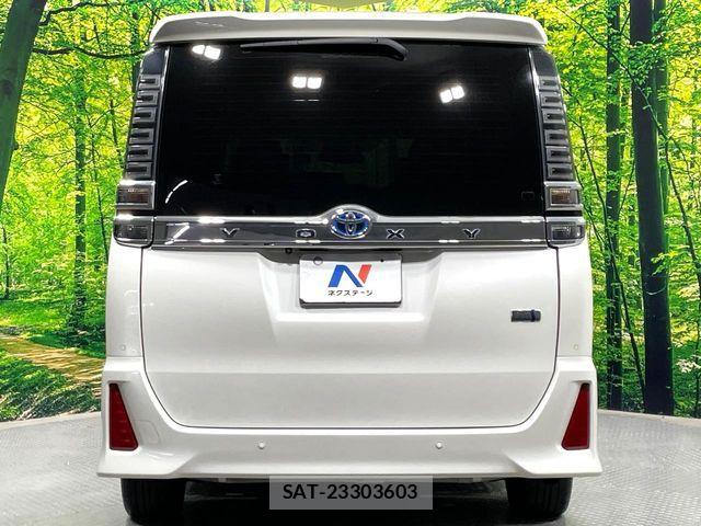 Toyota VOXY HYBRID 2021-11 7021883-17