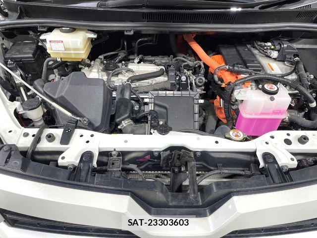 Toyota VOXY HYBRID 2021-11 7021883-18