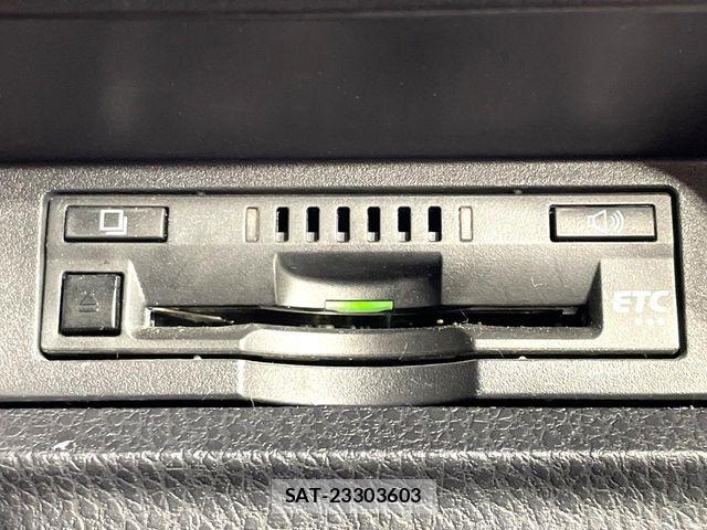Toyota VOXY HYBRID 2021-11 7021883-6