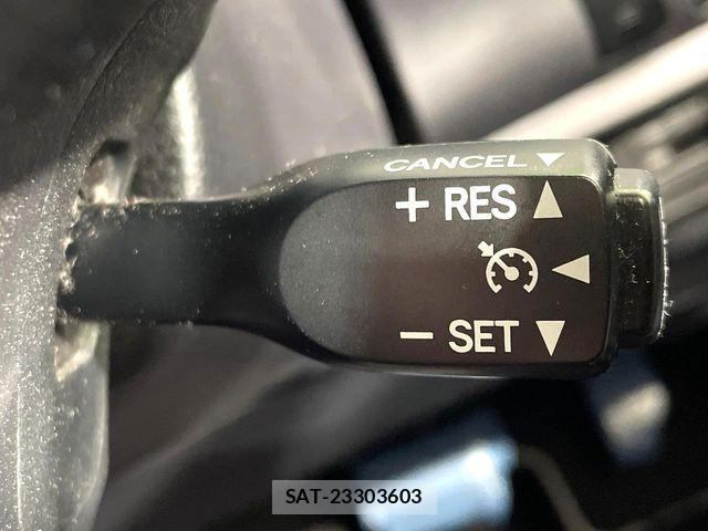 Toyota VOXY HYBRID 2021-11 7021883-8