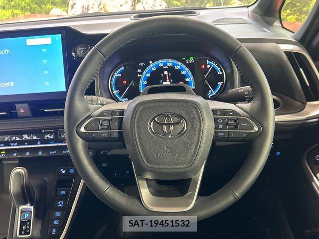 Toyota VOXY HYBRID 2024-07 7021877-11