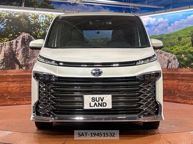 Toyota VOXY HYBRID 2024-07 7021877-14