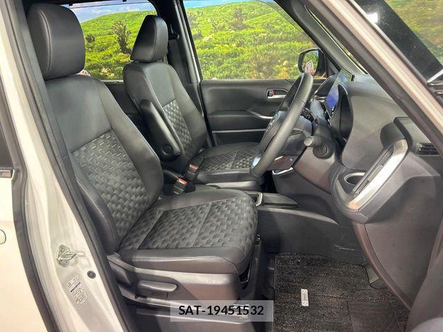 Toyota VOXY HYBRID 2024-07 7021877-7