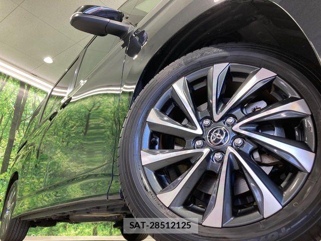 Toyota VOXY HYBRID 2023-06 7021879-12