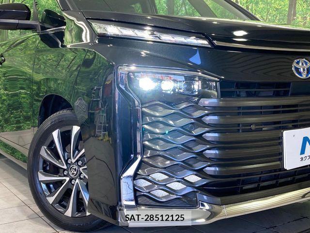 Toyota VOXY HYBRID 2023-06 7021879-13