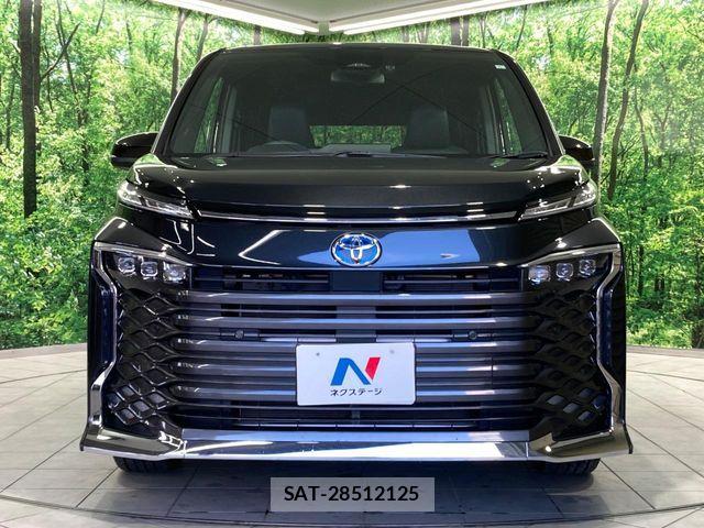 Toyota VOXY HYBRID 2023-06 7021879-14