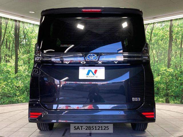 Toyota VOXY HYBRID 2023-06 7021879-15