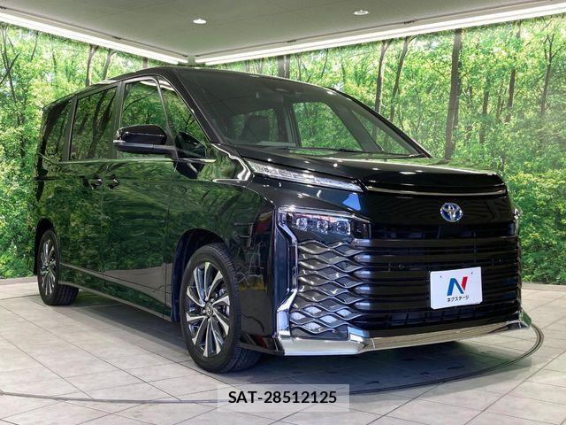 Toyota VOXY HYBRID 2023-06 7021879-16