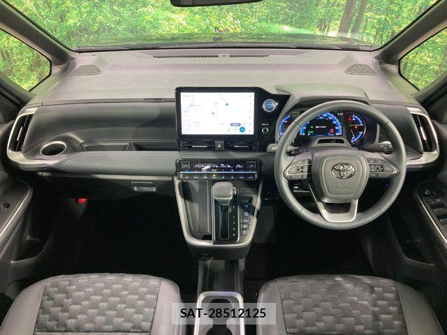 Toyota VOXY HYBRID 2023-06 7021879-1