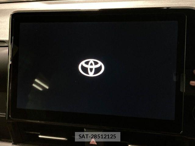 Toyota VOXY HYBRID 2023-06 7021879-2