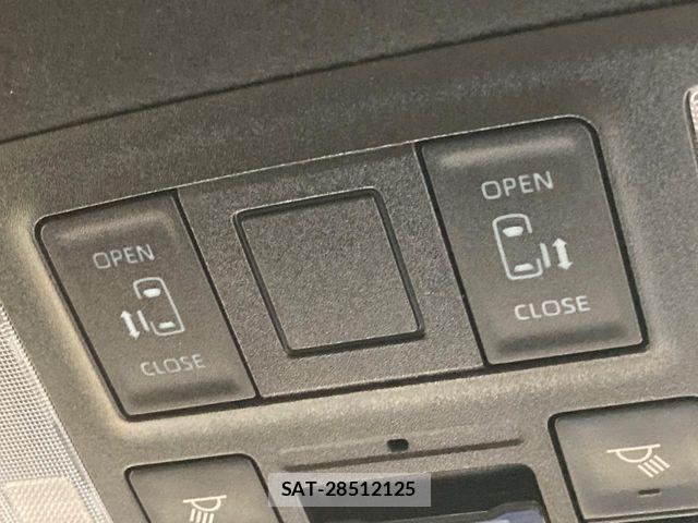 Toyota VOXY HYBRID 2023-06 7021879-4