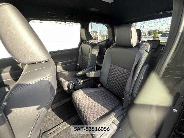 Toyota VOXY HYBRID 2025-05 7021874-12