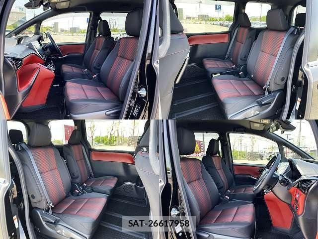 Toyota VOXY HYBRID 2017-11 7021880-7