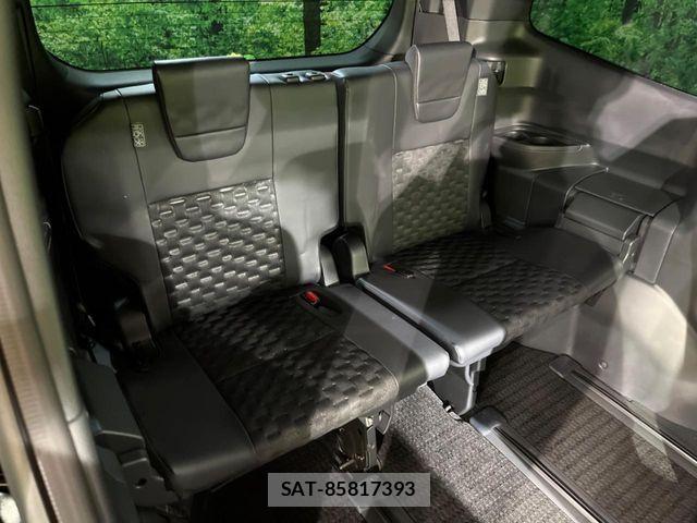Toyota VOXY HYBRID 2024-03 7021882-9