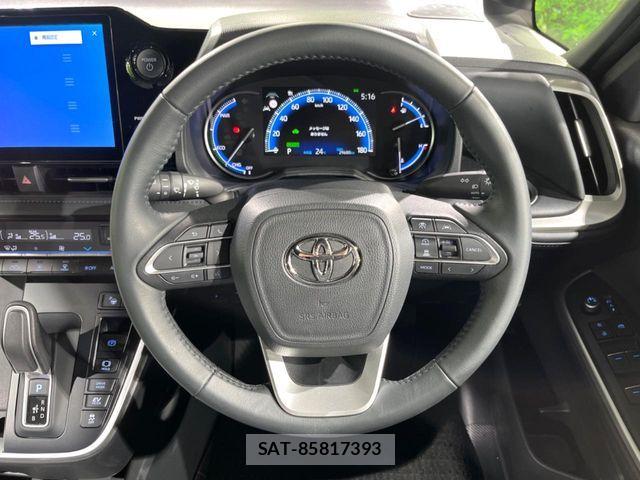 Toyota VOXY HYBRID 2024-03 7021882-11