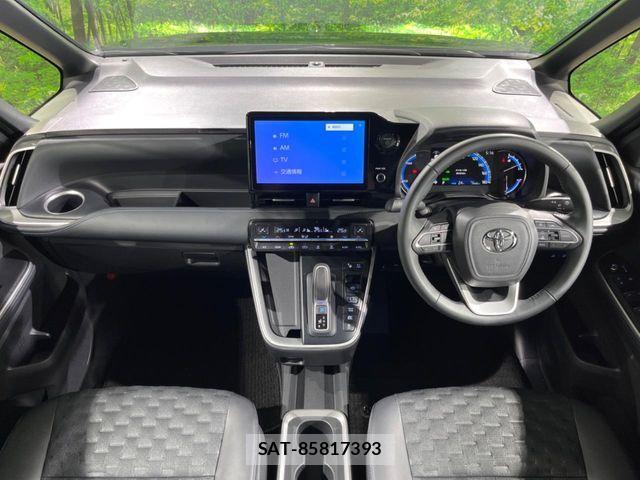 Toyota VOXY HYBRID 2024-03 7021882-1