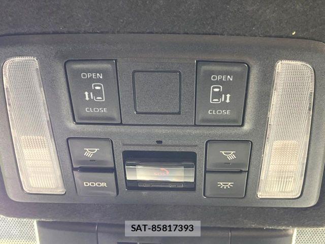 Toyota VOXY HYBRID 2024-03 7021882-2