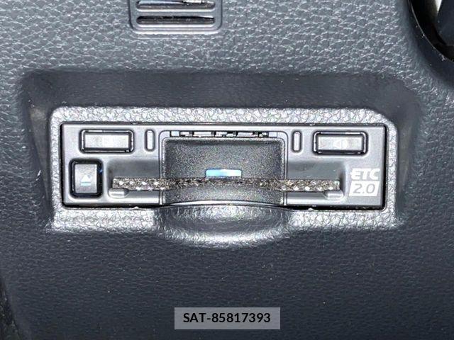 Toyota VOXY HYBRID 2024-03 7021882-5