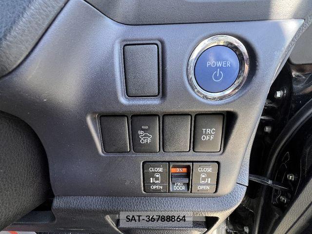 Toyota VOXY HYBRID 2015-05 7021888-9