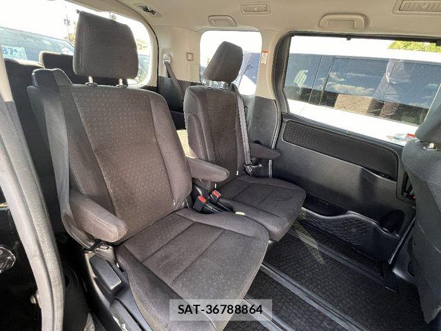 Toyota VOXY HYBRID 2015-05 7021888-10