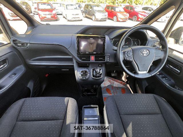 Toyota VOXY HYBRID 2015-05 7021888-11