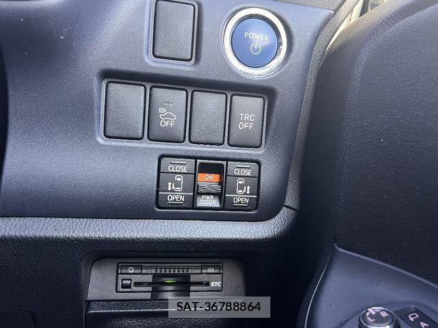 Toyota VOXY HYBRID 2015-05 7021888-21