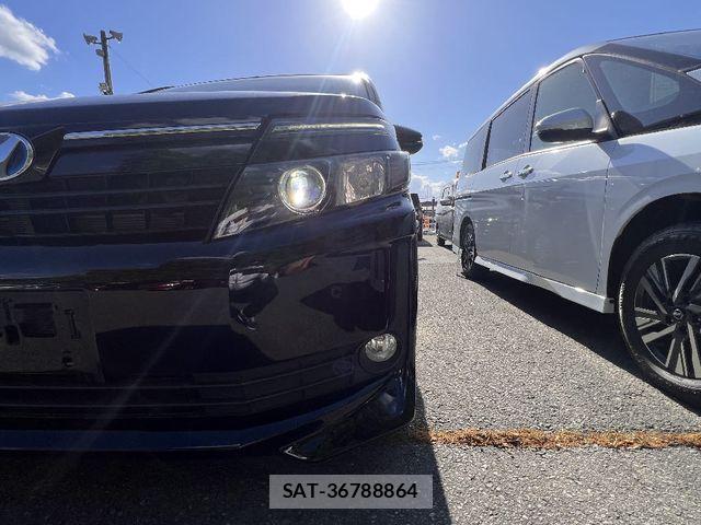 Toyota VOXY HYBRID 2015-05 7021888-23