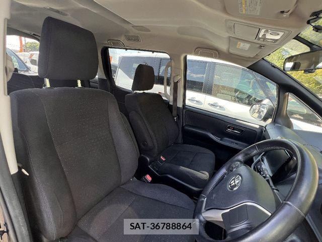 Toyota VOXY HYBRID 2015-05 7021888-5