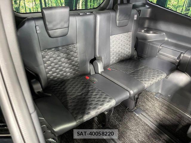 Toyota VOXY HYBRID 2022-07 7021876-9