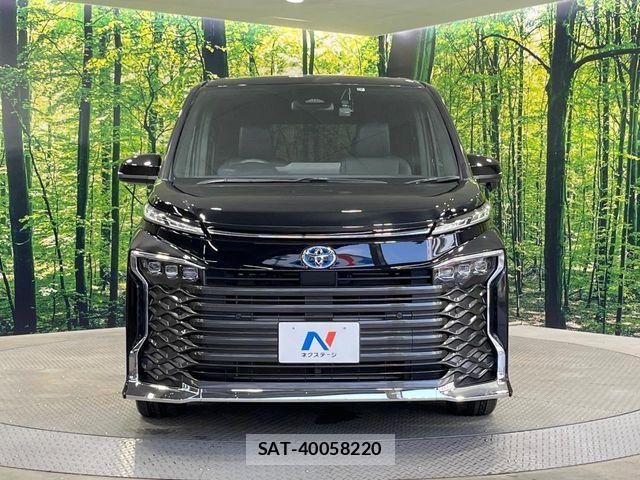 Toyota VOXY HYBRID 2022-07 7021876-14